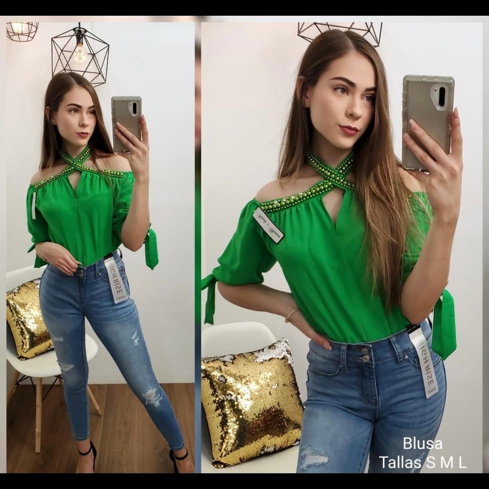 Blouse - Picture 2 of 3